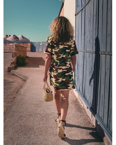 Vestido Camuflaje "Revolucionaria" – Aire Retro | Estilo Urbano con Bordado Dorado