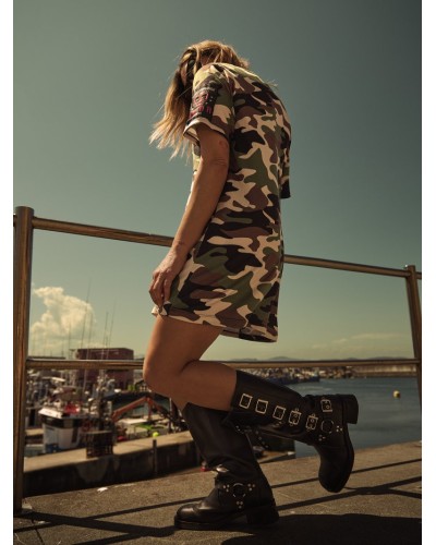 Vestido Camuflaje "Revolucionaria" – Aire Retro | Estilo Urbano con Bordado Dorado
