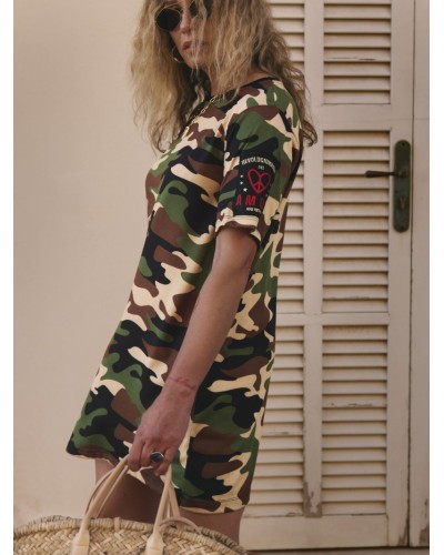 Vestido Camuflaje "Revolucionaria" – Aire Retro | Estilo Urbano con Bordado Dorado