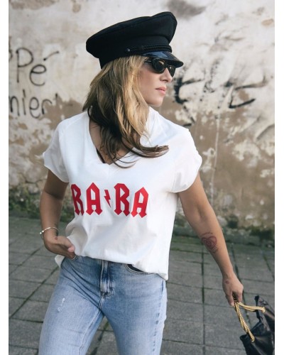 CAMI RARA BLANCA Y ROJA AIRE RETRO