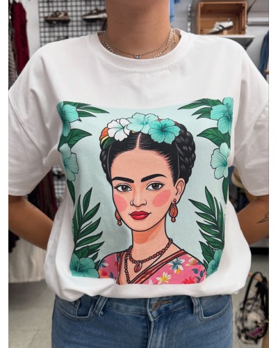 Camiseta Frida Flores – Arte y color en tu outfit