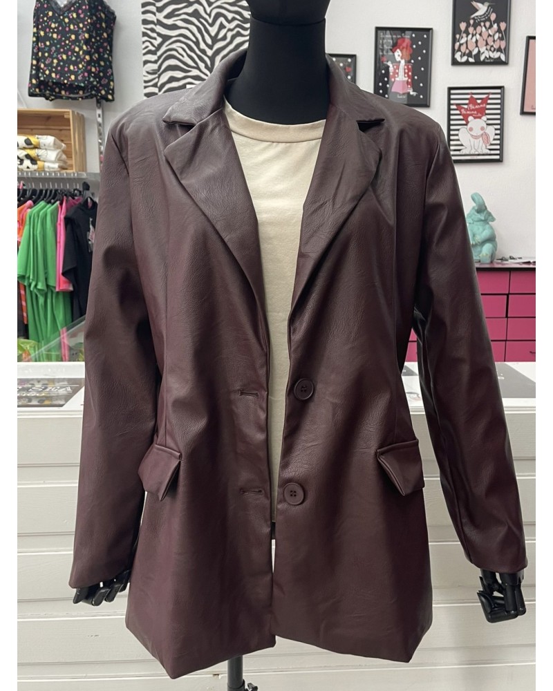 Americana de Polipiel Granate – Estilo Rock Chic • Pensando En Ti