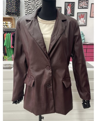 Americana de Polipiel Granate – Estilo Rock Chic • Pensando En Ti