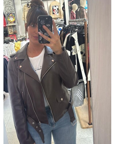 Chaqueta Biker chocolate | Colores vibrantes con actitud motera