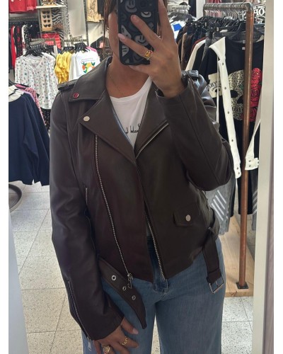 Chaqueta Biker chocolate | Colores vibrantes con actitud motera