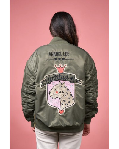 Bomber Aviator Anabel Lee – chaqueta oversize con bordado dorado | Pensando en Ti