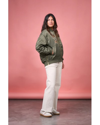 Bomber Aviator Anabel Lee – chaqueta oversize con bordado dorado | Pensando en Ti