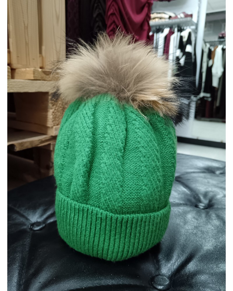 Gorro de lana con pompón – textura cómoda y estilo retro