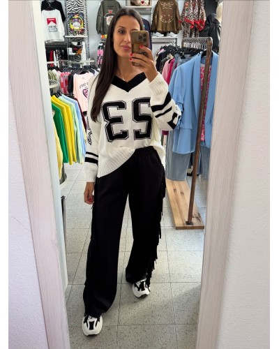 Jersey 23 Black & White – Estilo urbano y elegancia en contraste Jersey 23 Black & White – Estilo urbano y elegancia en contraste