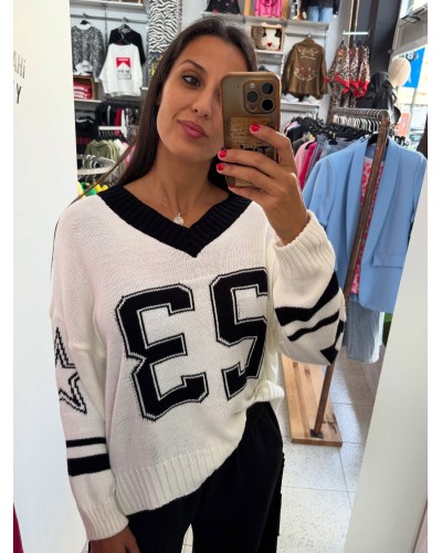 Jersey 23 Black & White – Estilo urbano y elegancia en contraste Jersey 23 Black & White – Estilo urbano y elegancia en contraste