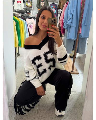 Jersey 23 Black & White – Estilo urbano y elegancia en contraste