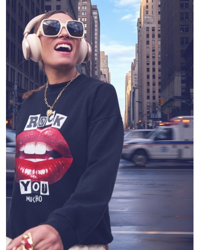 Sudadera “Labios” Rock You · Corte Oversize · 100% algodón · Aire Retro – Pensando En Ti Shop Sudadera “Labios” Rock You · Corte Oversize · 100% algodón · Aire Retro – Pensando En Ti Shop