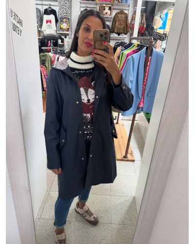 Chubasquero Marinero – Estilo náutico con chispa para tus días de lluvia Chubasquero Marinero – Estilo náutico con chispa para tus días de lluvia