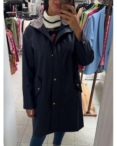 Chubasquero Marinero – Estilo náutico con chispa para tus días de lluvia Chubasquero Marinero – Estilo náutico con chispa para tus días de lluvia