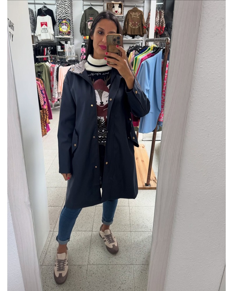 Chubasquero Marinero – Estilo náutico con chispa para tus días de lluvia Chubasquero Marinero – Estilo náutico con chispa para tus días de lluvia