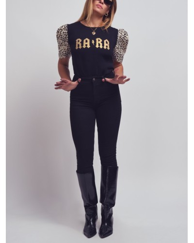 Camiseta “Rara Leopardo” · Estampado animal print · Aire Retro Camiseta “Rara Leopardo” · Estampado animal print · Aire Retro