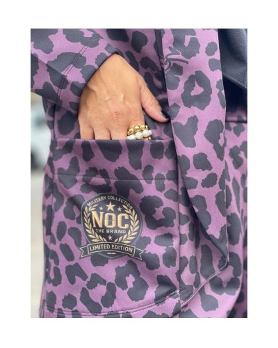Blazer “Insignia” – Leopardo berenjena + efecto militar · Noc The Brand Blazer “Insignia” – Leopardo berenjena + efecto militar · Noc The Brand