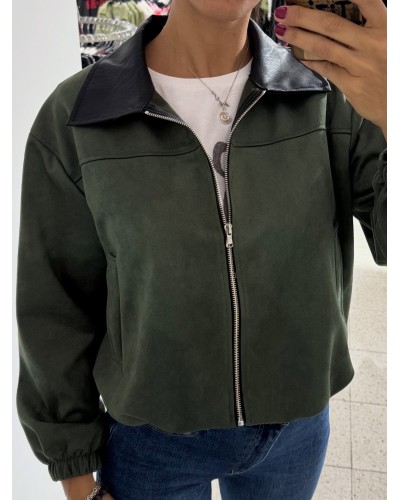 Chaqueta antelina con cuello de polipiel – Verde y negro