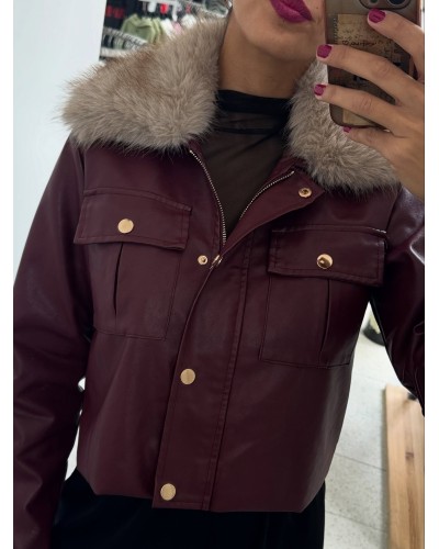 Chaqueta polipiel burdeos con pelo  – Cuello extraíble - pensando en ti Chaqueta polipiel burdeos con pelo  – Cuello extraíble - pensando en ti