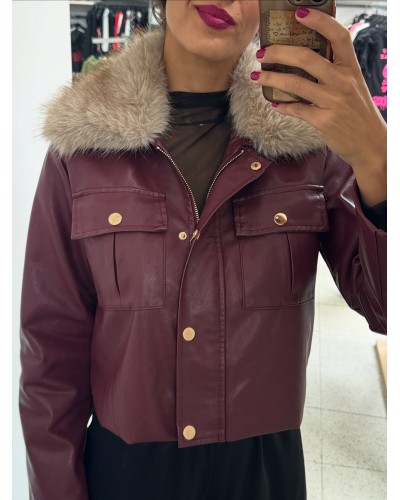 Chaqueta polipiel burdeos con pelo  – Cuello extraíble - pensando en ti Chaqueta polipiel burdeos con pelo  – Cuello extraíble - pensando en ti