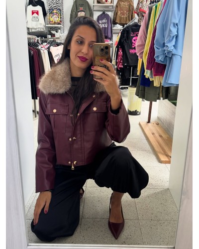 Chaqueta polipiel burdeos con pelo  – Cuello extraíble - pensando en ti Chaqueta polipiel burdeos con pelo  – Cuello extraíble - pensando en ti