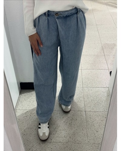 Jeans Halley Cintura Cruzada – Denim Trendy y Cintura que marca tendencia