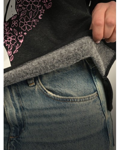 Sudadera Gris “Mi Sitio Favorito” – Aire Retro, Estilo Único y Cómodo