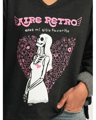 Sudadera Gris “Mi Sitio Favorito” – Aire Retro, Estilo Único y Cómodo