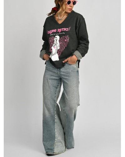 Sudadera Gris “Mi Sitio Favorito” – Aire Retro, Estilo Único y Cómodo