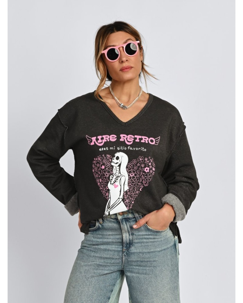 Sudadera Gris “Mi Sitio Favorito” – Aire Retro, Estilo Único y Cómodo