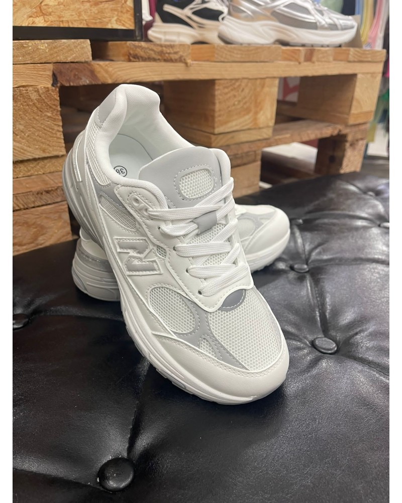 Zapatilla New Jersey 530 Blanca – Sneakers Urbanas Atemporales