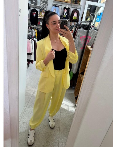 BLAZER BÁSICA AMARILLO