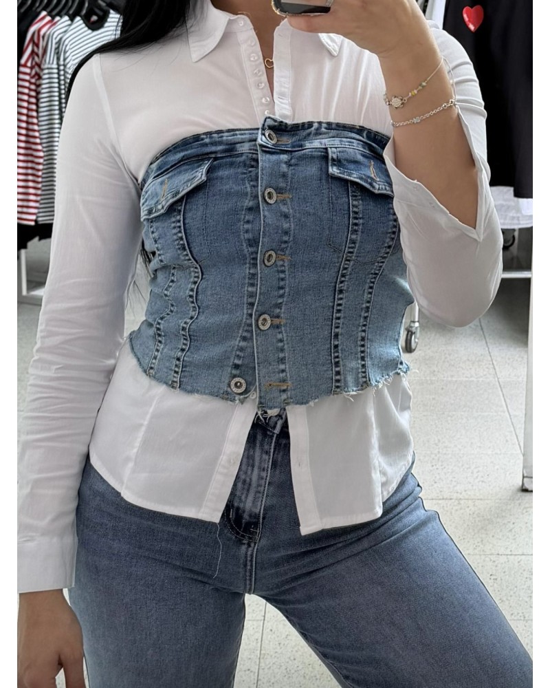 "Chica joven con top denim corset azul"