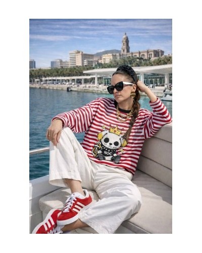 Camiseta roja oversize Royal Dog NOC The Brand | Moda urbana con estilo