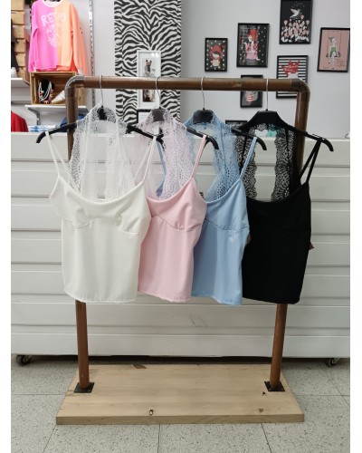 Camiseta Sara con Encaje Blanca | Pensando en Ti Shop