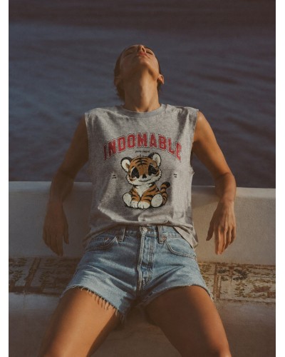 CAMI CHICA "INDOMABLE" GRIS AIRE RETRO