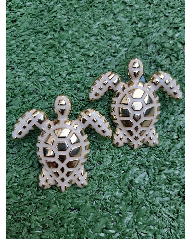 Pendientes Maxi Tortugas Dorado y Blanco Roto | Pensando en ti