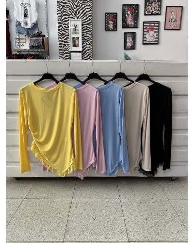 CAMISETA ASIMÉTRICA PUNTILLA