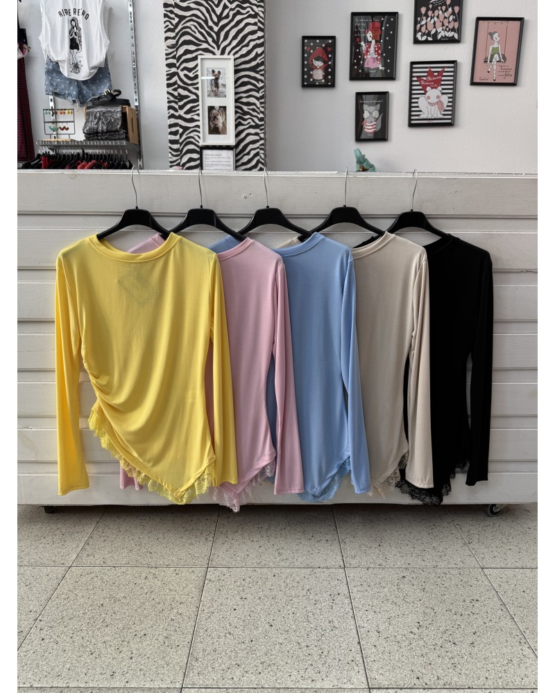 CAMISETA ASIMÉTRICA PUNTILLA