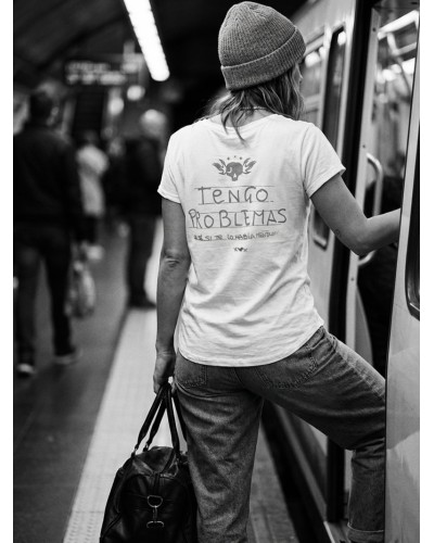 CAMISETA "TENGO PROBLEMAS" AIRE RETRO
