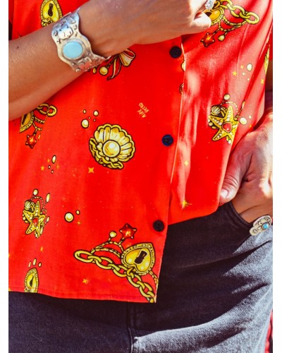 CAMISA ROJA "TESOROS" AIRE RETRO