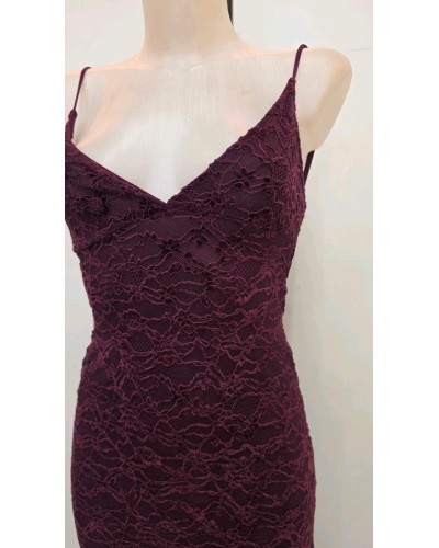 VESTIDO ENCAJE TEXTURIZADO BURDEOS