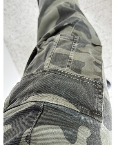 PANTALÓN CARGO CAMUFLAJE