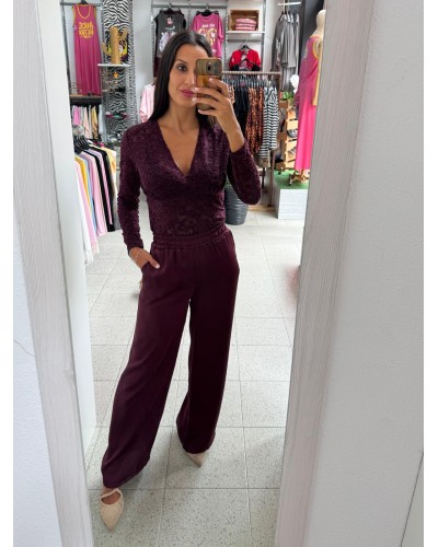 CONJUNTO ROMANTIQUE BURDEOS