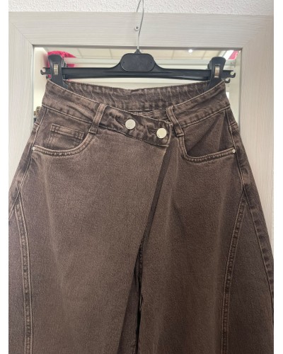 JEANS BALLOON CRUCE DELANTERO CHOCOLATE