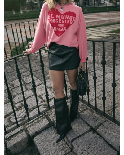 SUDADERA "EL MUNDO NECESITA MÁS AMOR" ROSA AIRE RETRO